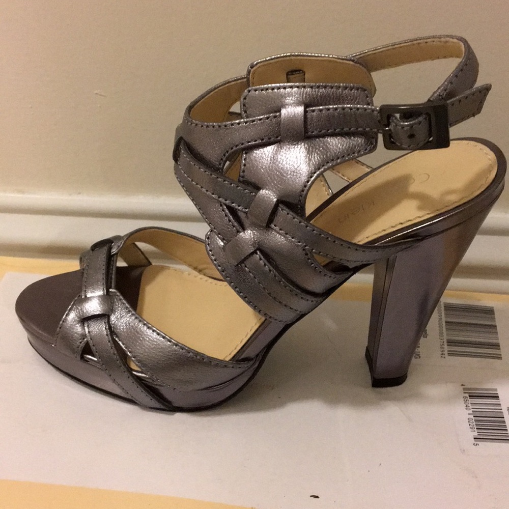 Calvin Klein Gorgeous heels size 6.5 - Picture 3 of 8